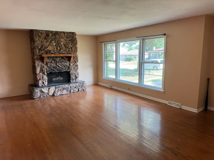 48 Rosemont Avenue, Roselle, IL 60172 - #2