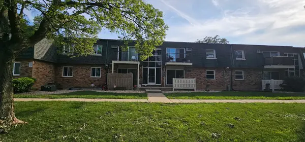9958 S 84th Terrace #206, Palos Hills, IL 60465