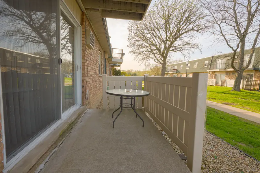 9958 S 84th Terrace #206, Palos Hills, IL 60465 - #3