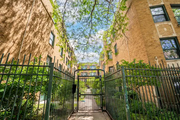 7025 N Sheridan Road #1N, Chicago, IL 60626