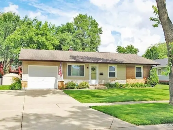 1095 Hickory Lane, Elk Grove Village, IL 60007