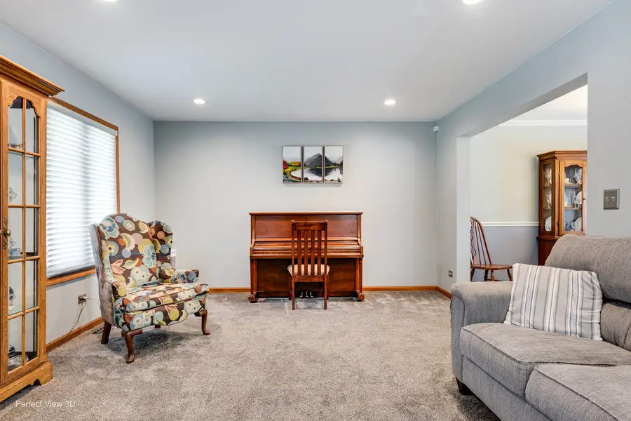 125 N Pleasant Road, Lake Zurich, IL 60047 - #3