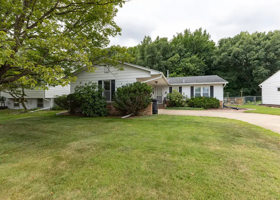 1901 47th Street Court, Moline, IL 61265 - #2