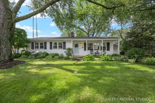 213 W Gartner Road, Naperville, IL 60540