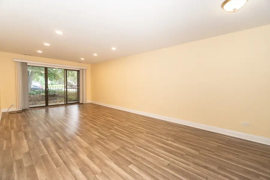 250 Old Oak Drive #172, Buffalo Grove, IL 60089 - #2
