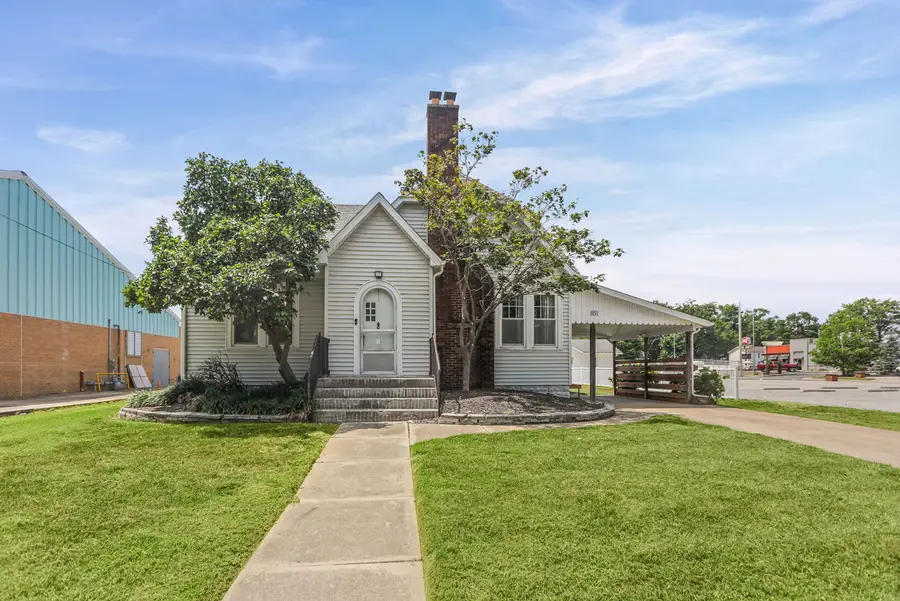 851 11th Street, Carlyle, IL 62231 - #3