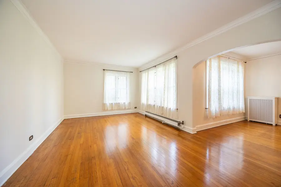 2430 W Greenleaf Avenue #1, Chicago, IL 60645 - #2