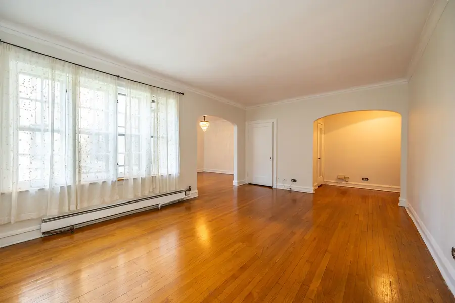 2430 W Greenleaf Avenue #1, Chicago, IL 60645 - #3