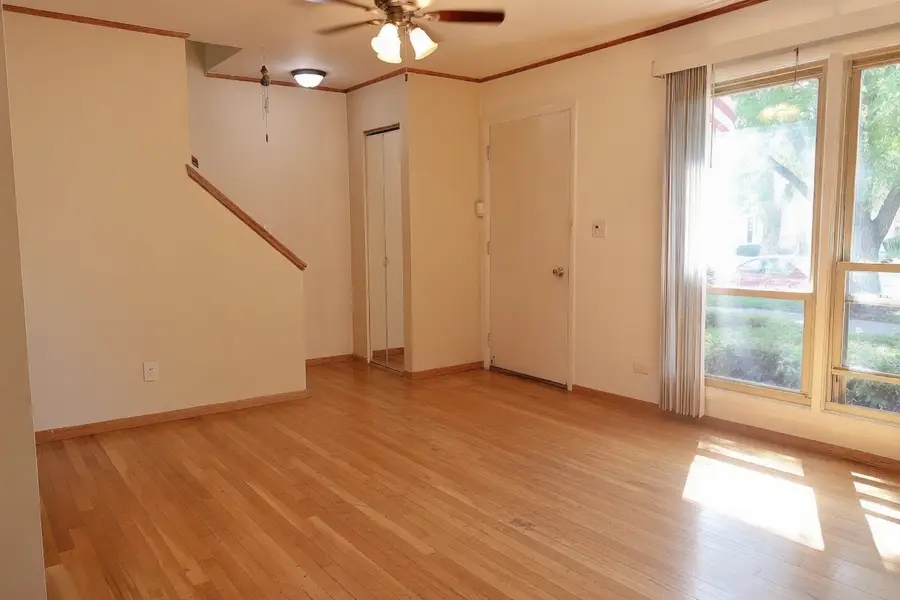 2061 Essex Court, Streamwood, IL 60107 - #3