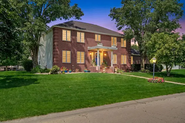 324 N Chaucer Boulevard, Monticello, IL 61856