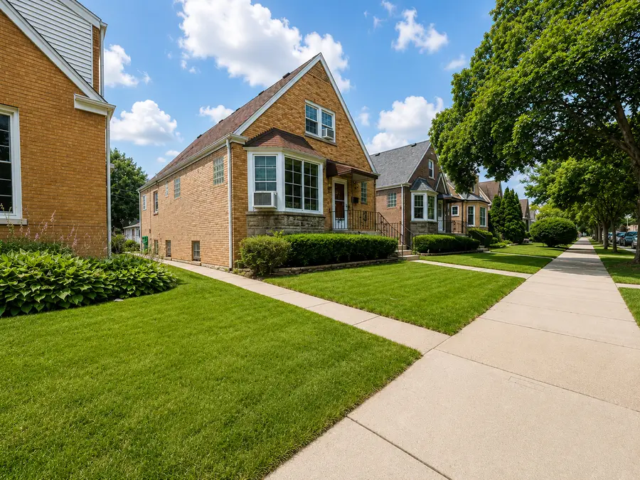 5937 N Medina Avenue, Chicago, IL 60646 - #2