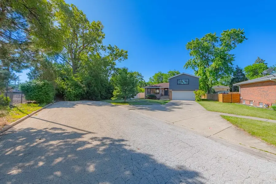 2405 Avondale Avenue, Park Ridge, IL 60068 - #3