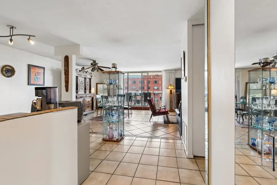 5855 N Sheridan Road #11J, Chicago, IL 60660 - #2