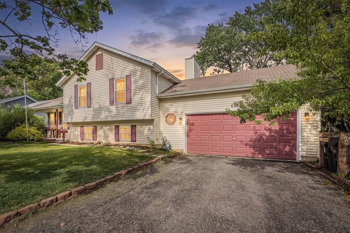 611 Parkway Avenue, Antioch, IL 60002 - #1