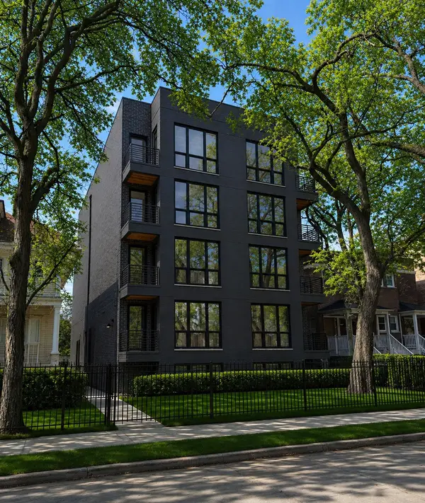 5428 N Winthrop Avenue #403, Chicago, IL 60640