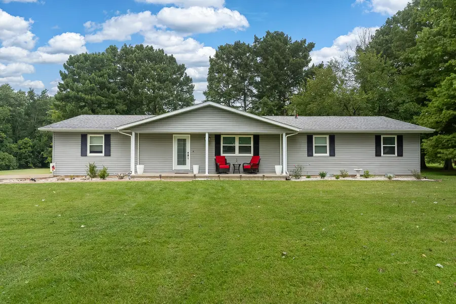 1101 E Pine Street, Herrin, IL 62948 - #2
