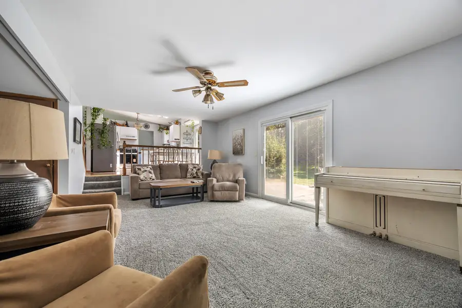 1727 Roosa Lane, Elk Grove Village, IL 60007 - #3