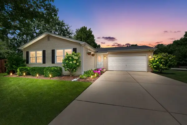 517 Cherrywood Drive, North Aurora, IL 60542
