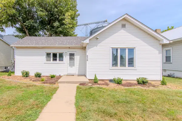 236 W Johnson Street, Utica, IL 61373
