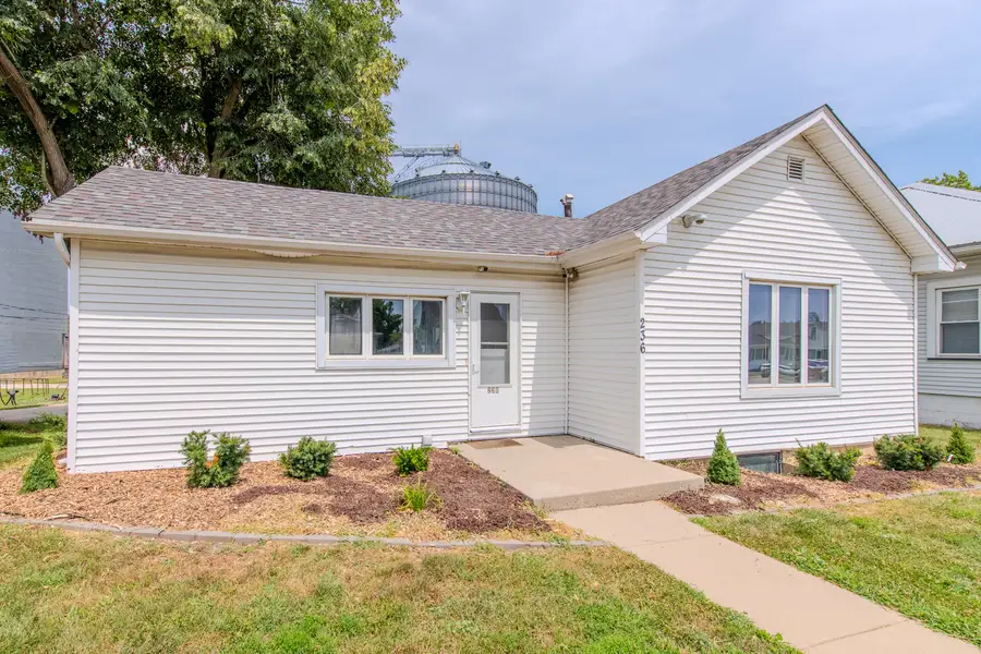236 W Johnson Street, Utica, IL 61373 - #3