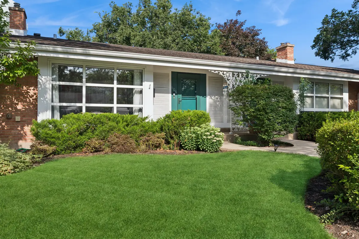 606 Carriage Hill Drive, Glenview, IL 60025 - #1