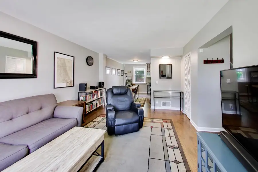 1425 Willow Avenue, Des Plaines, IL 60016 - #3