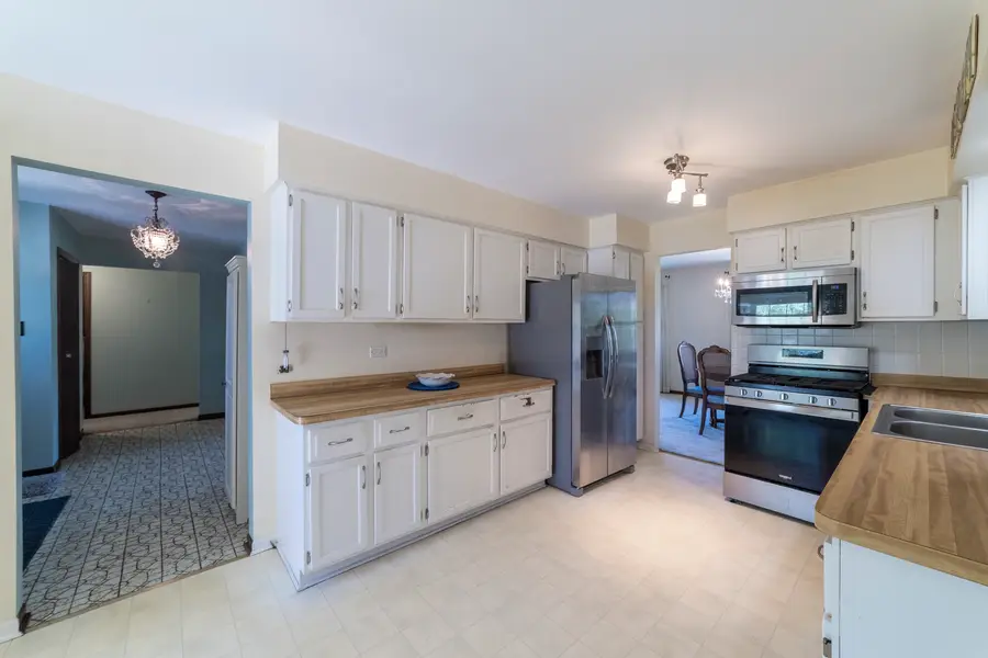 920 Macarthur Drive, Chicago Heights, IL 60411 - #2