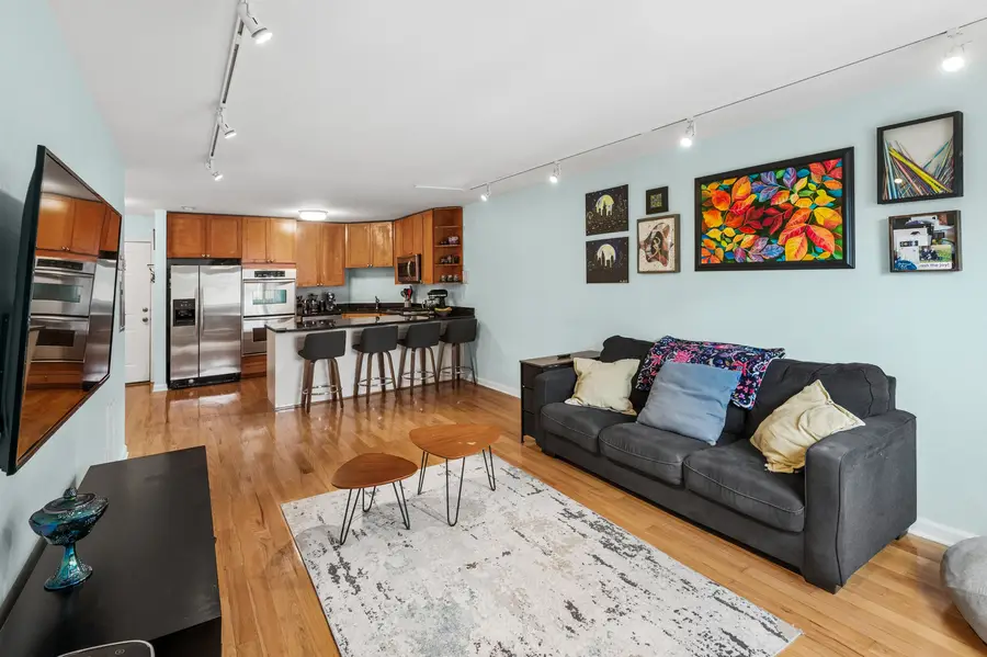 6400 N Sacramento Avenue #208, Chicago, IL 60645 - #2