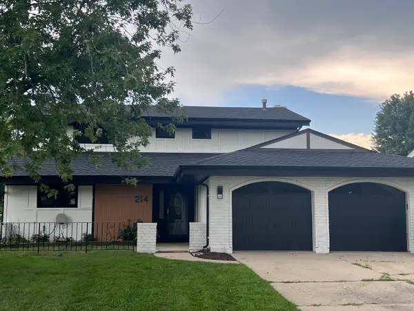 214 Cambridge Lane, Bloomingdale, IL 60108