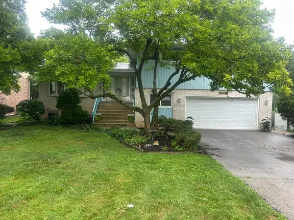 1s471 Monterey Avenue, Oakbrook Terrace, IL 60181