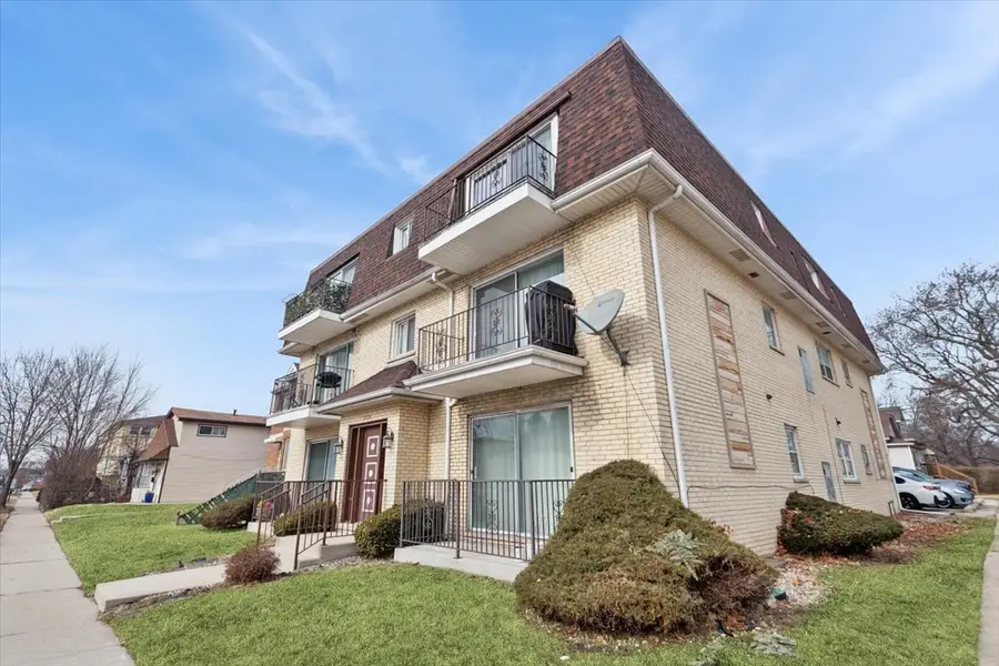 6534 W Montrose Avenue #3W, Harwood Heights, IL 60706 - #2