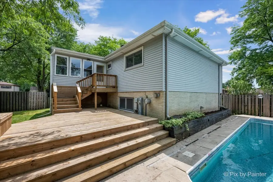 555 Figard Lane, Des Plaines, IL 60016 - #2