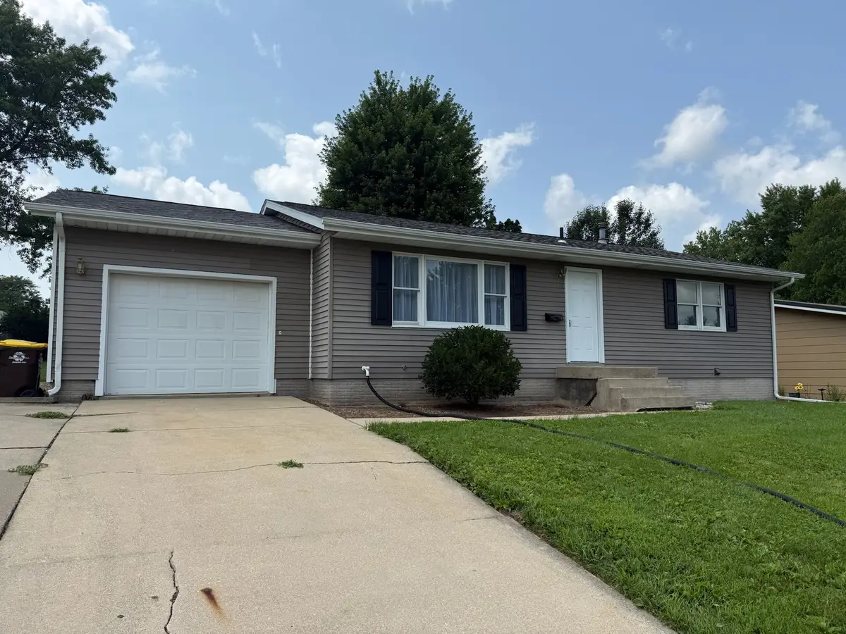 1002 Battles Drive, Maquoketa, IA 52060 - #1