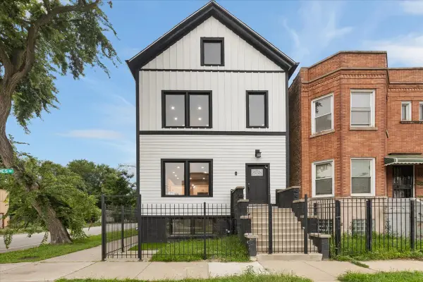 Address Withheld By Seller, Chicago, IL 60637