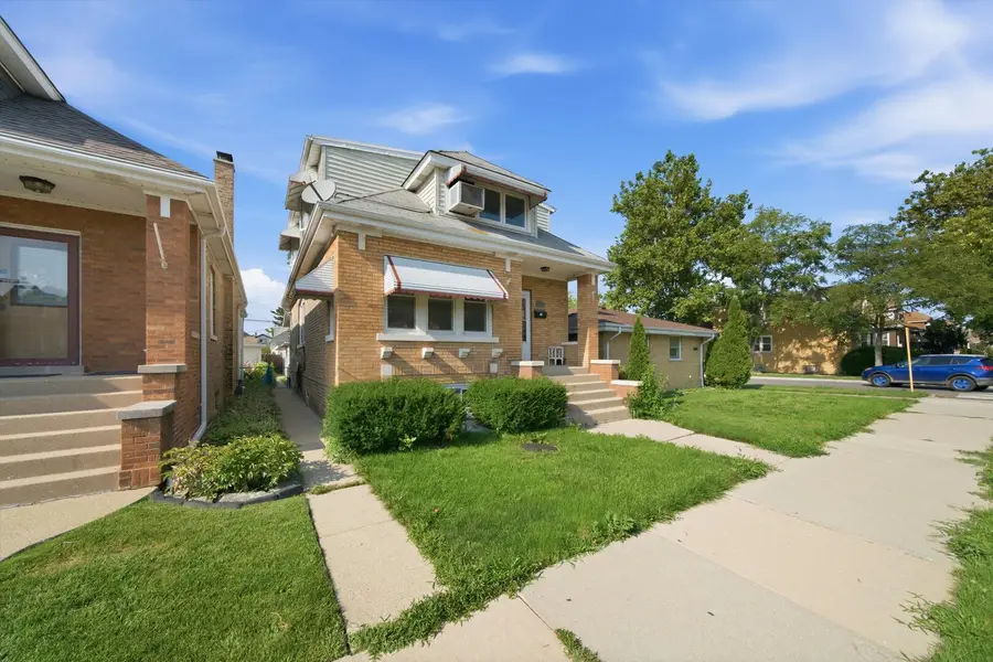 5704 W Newport Avenue, Chicago, IL 60634 - #2