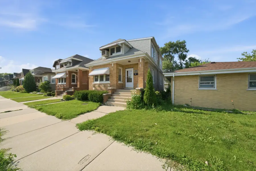 5704 W Newport Avenue, Chicago, IL 60634 - #3