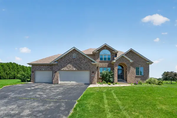 129 Titleist Trail, Poplar Grove, IL 61065