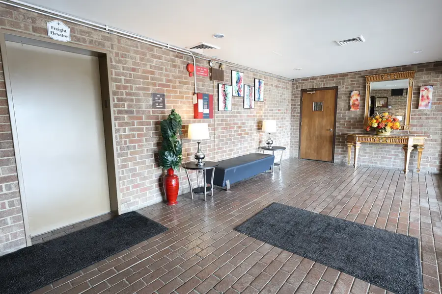 7 E Carriageway Drive #408, Hazel Crest, IL 60429 - #3