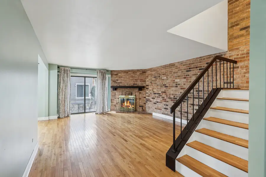 105 W Dover Drive, Mount Prospect, IL 60056 - #3