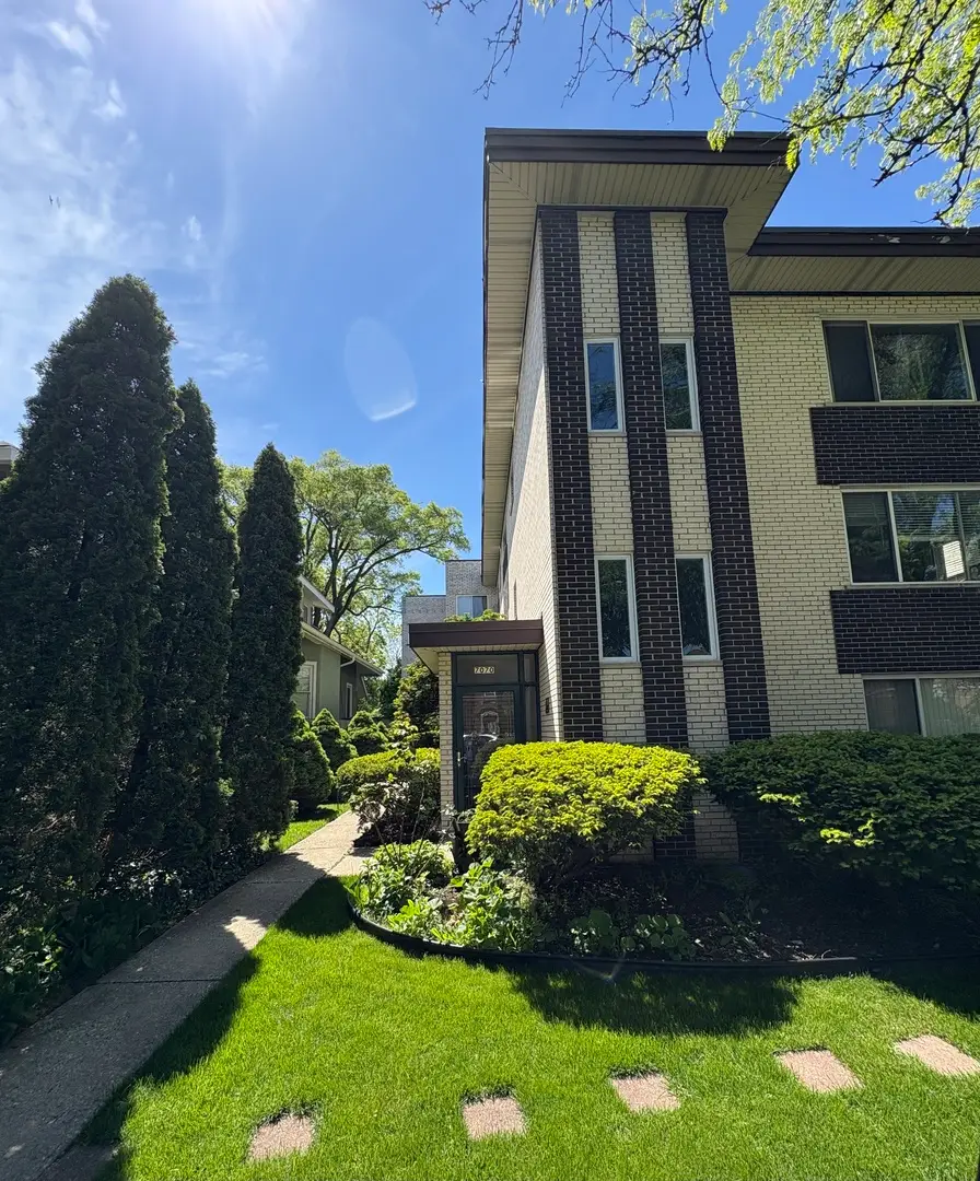 7070 N Ridge Boulevard #1B, Chicago, IL 60645 - #1