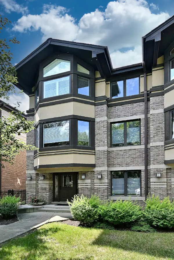 110 N Myrtle Avenue, Elmhurst, IL 60126