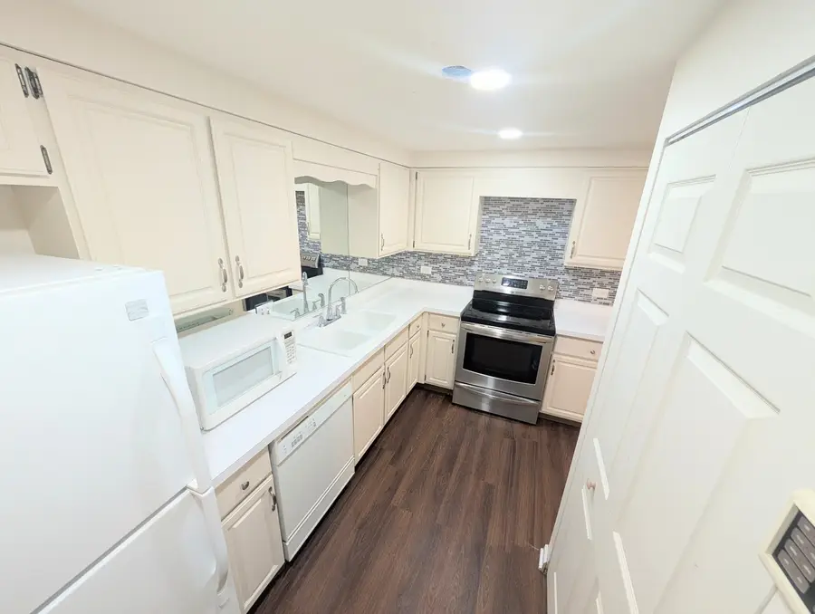 3505 Lakeview Drive #104, Hazel Crest, IL 60429 - #2