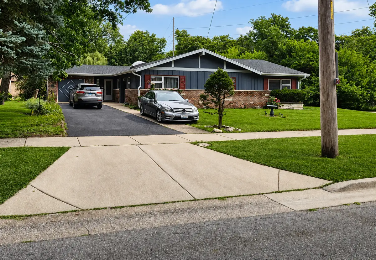 8548 40th Street, Lyons, IL 60534 - #1