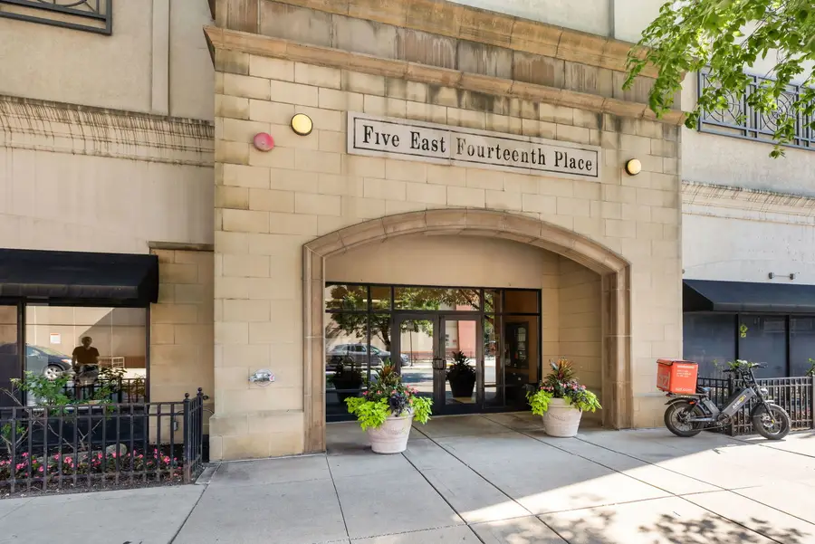 5 E 14th Place #1402, Chicago, IL 60605 - #2
