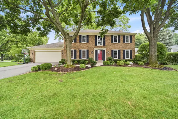 325 Versailles Drive, Northbrook, IL 60062
