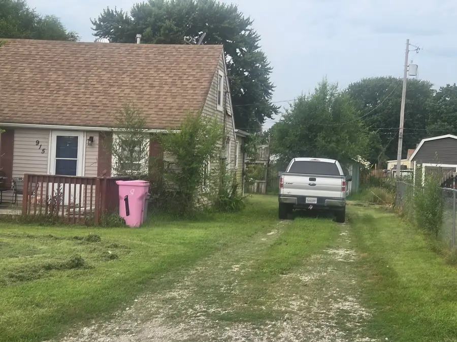 915 3rd Street, Colona, IL 61241 - #2