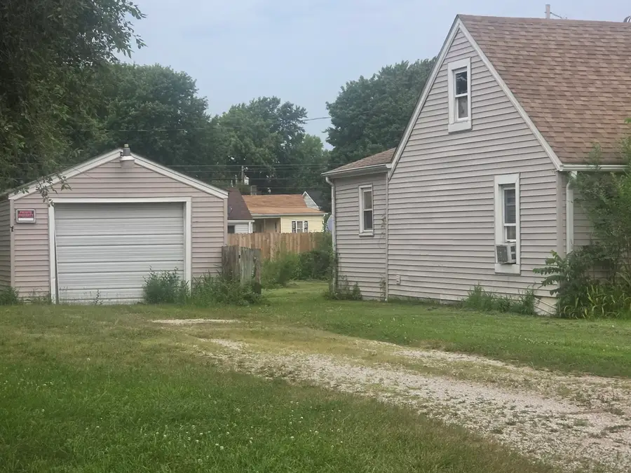 915 3rd Street, Colona, IL 61241 - #3