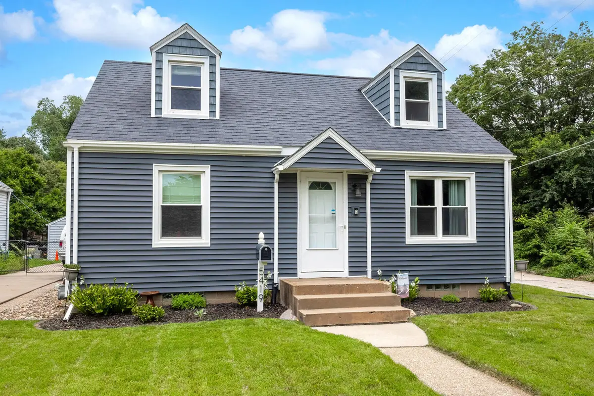 5419 6th Avenue, Moline, IL 61265 - #1