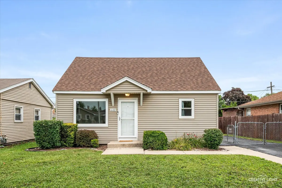 6122 W 83rd Street, Burbank, IL 60459 - #1