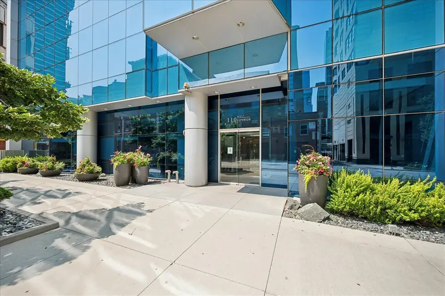 110 W Superior Street #1003, Chicago, IL 60654 - #2